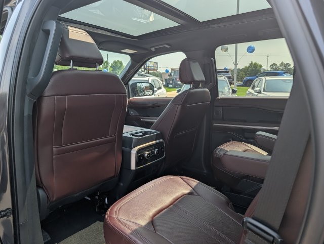 Used 2024 Ford Expedition Limited AWD/4WD image 19