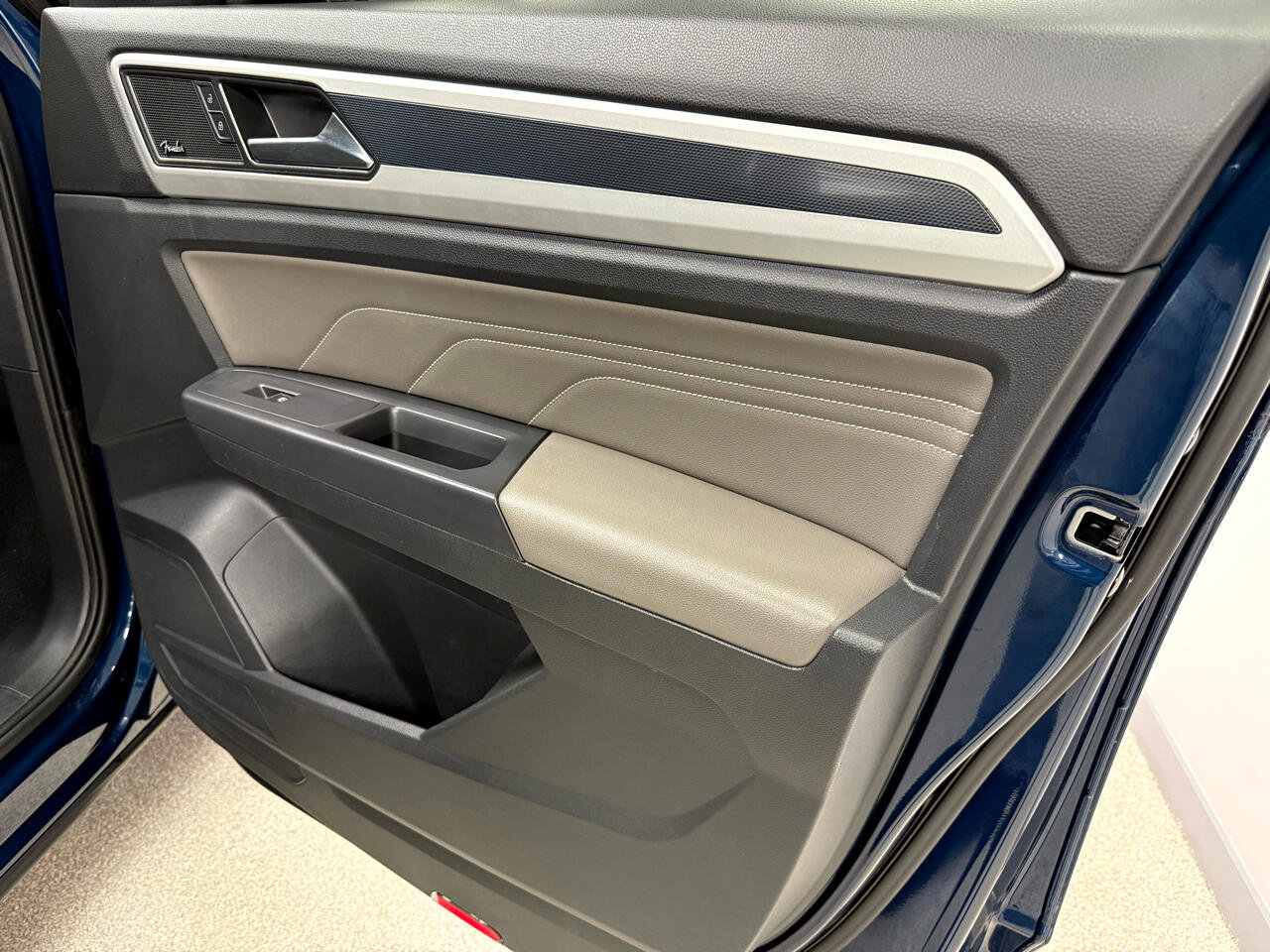 Used 2021 Volkswagen Atlas Cross Sport SEL Premium image 12