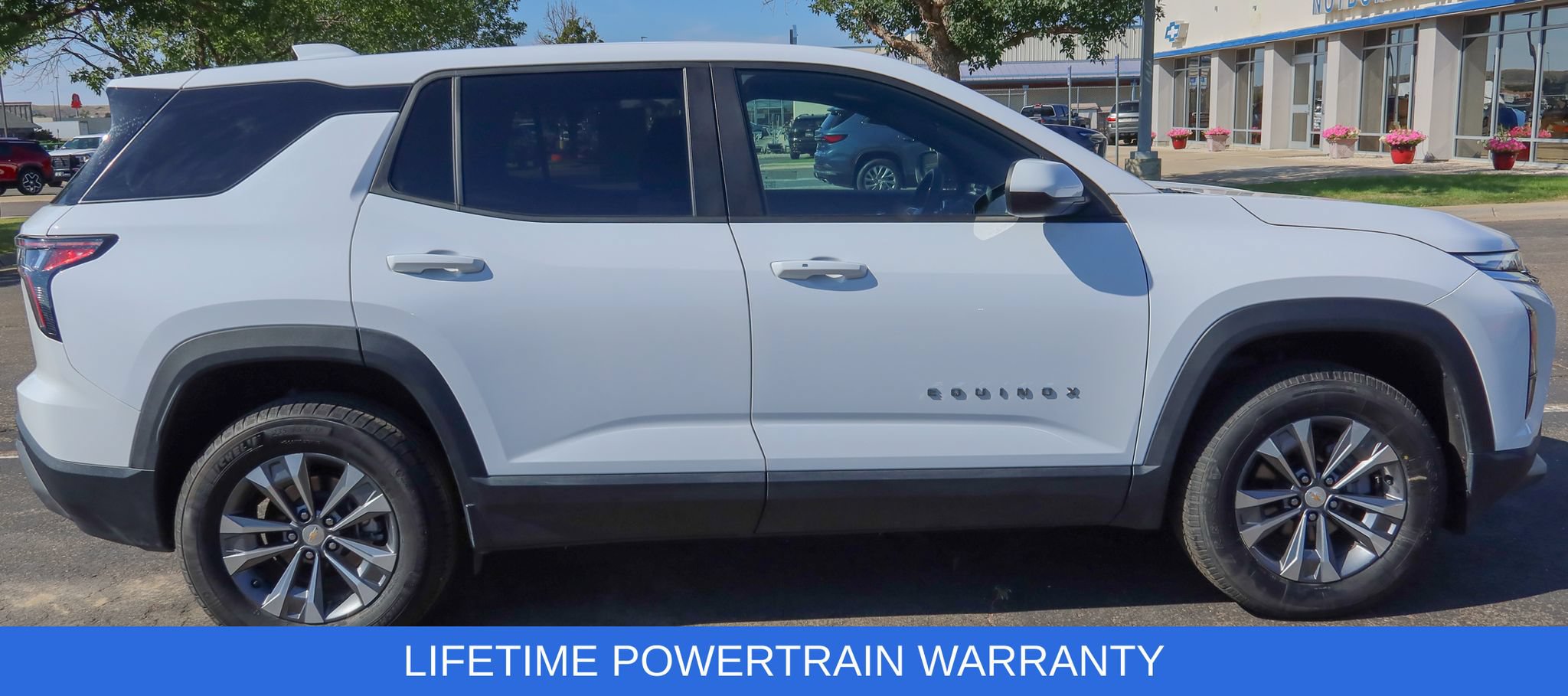 Used 2026 Chevrolet Equinox LT AWD/4WD image 6