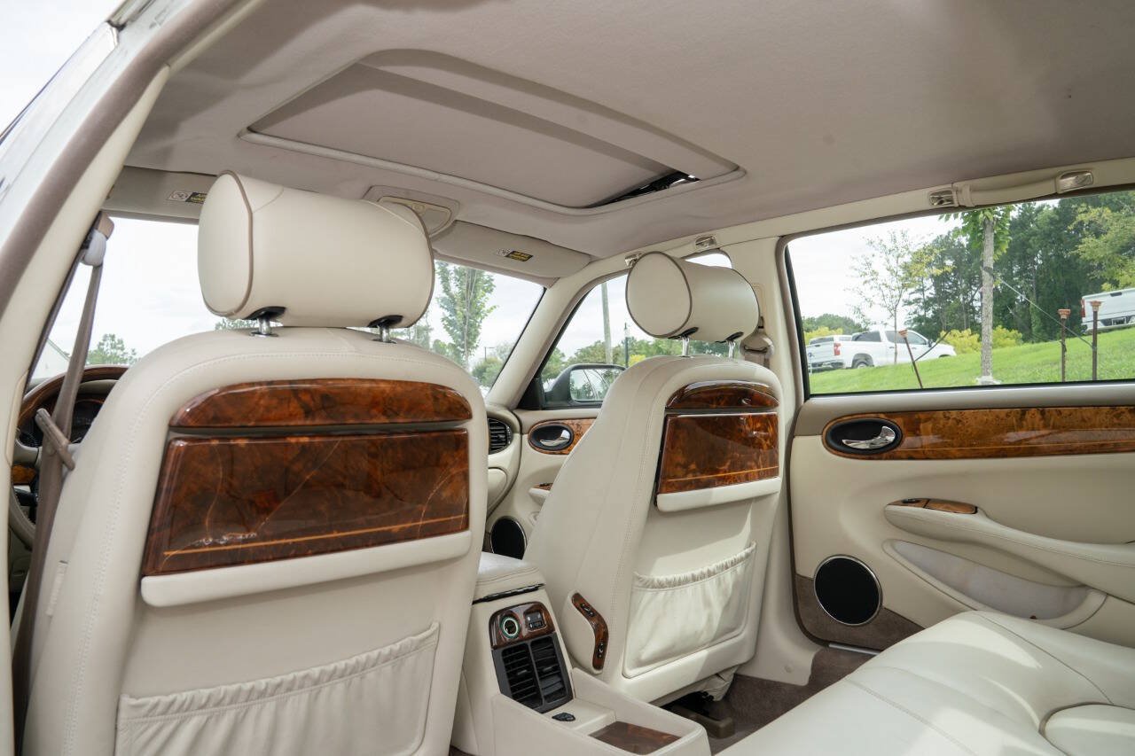 Used 1998 Jaguar XJ8 L RWD image 16