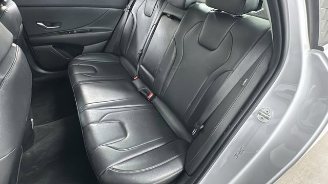 Used 2024 Hyundai Elantra Limited image 12