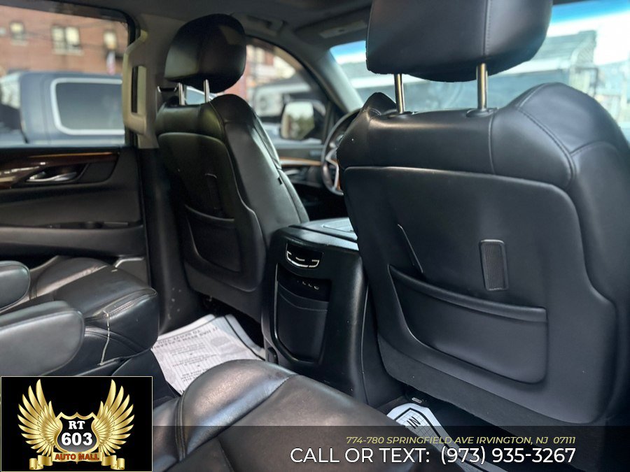 Used 2019 Cadillac Escalade Luxury AWD/4WD image 12