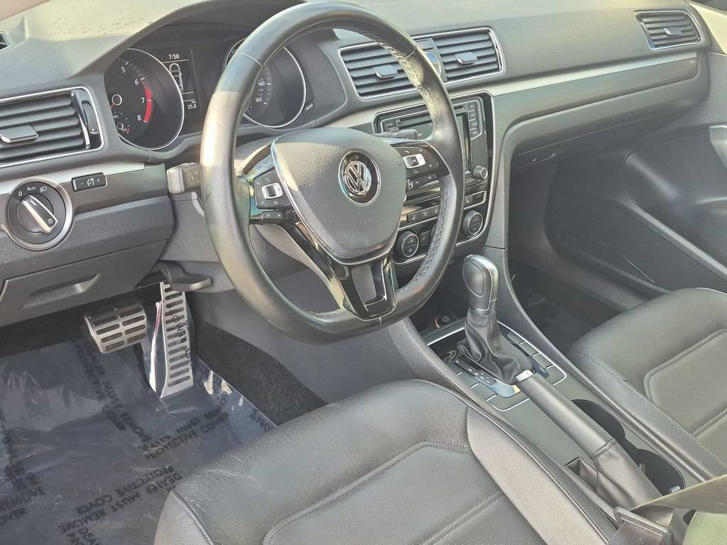 Used 2017 Volkswagen Passat 1.8T R-Line FWD image 14
