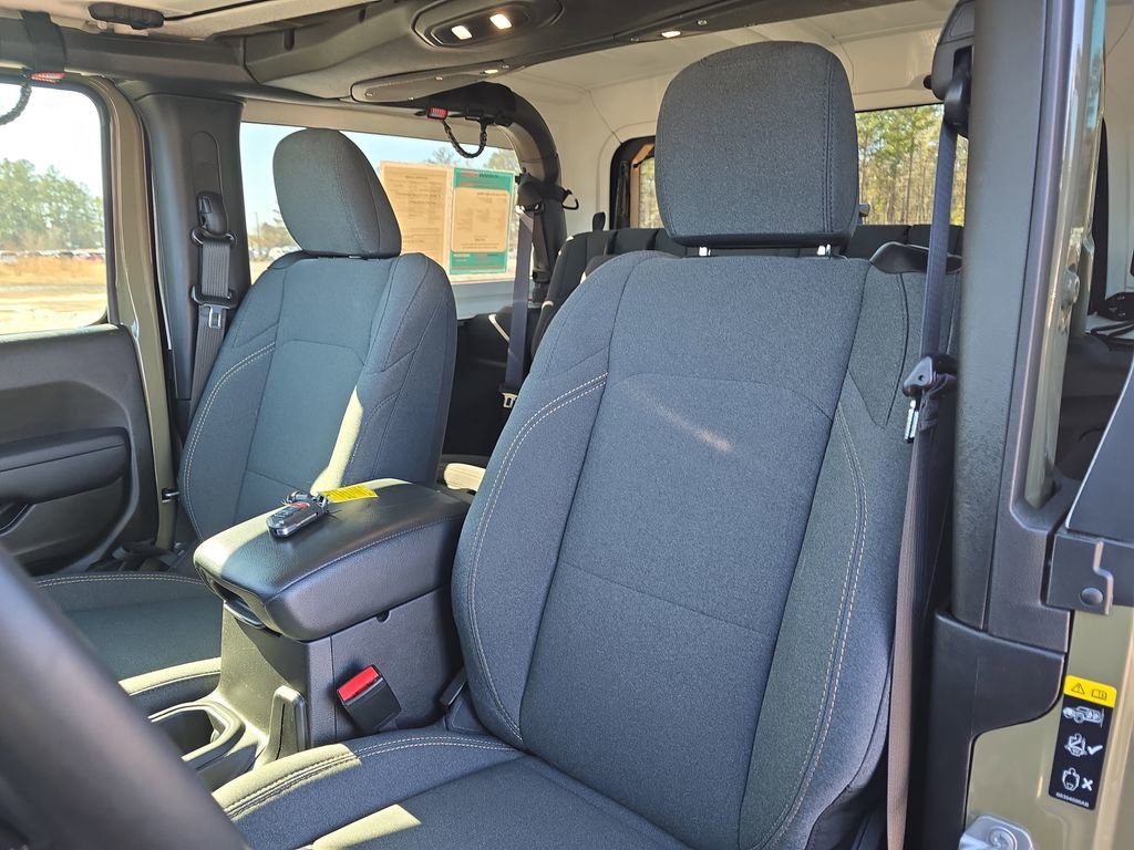 Used 2025 Jeep Wrangler Willys image 19