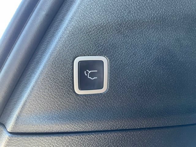 Used 2025 Chrysler Pacifica Limited AWD/4WD image 30