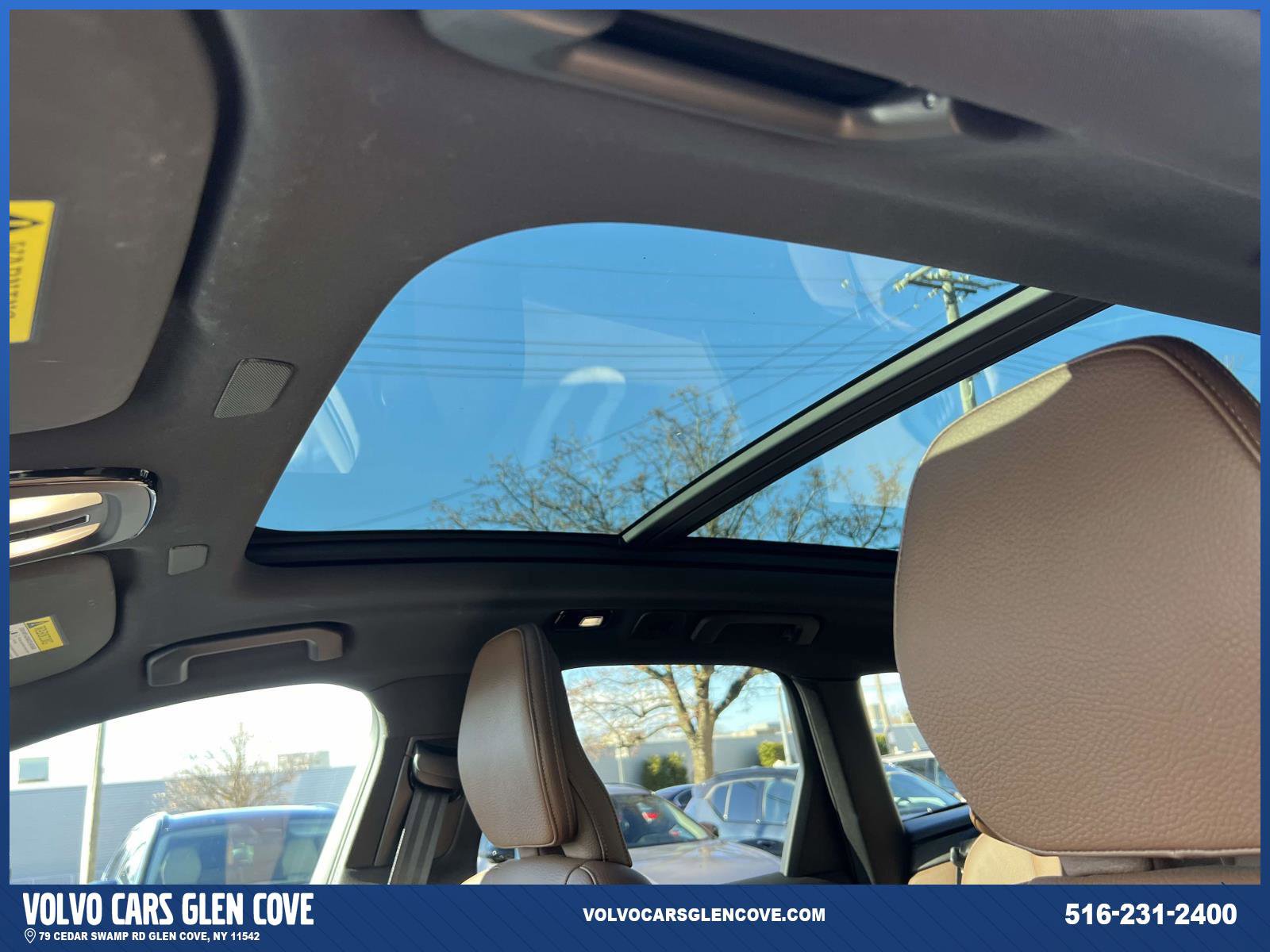 Used 2022 Volvo XC60 B5 Momentum w/ Climate Package image 19