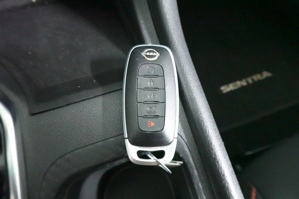 Used 2025 Nissan Sentra SR FWD image 18