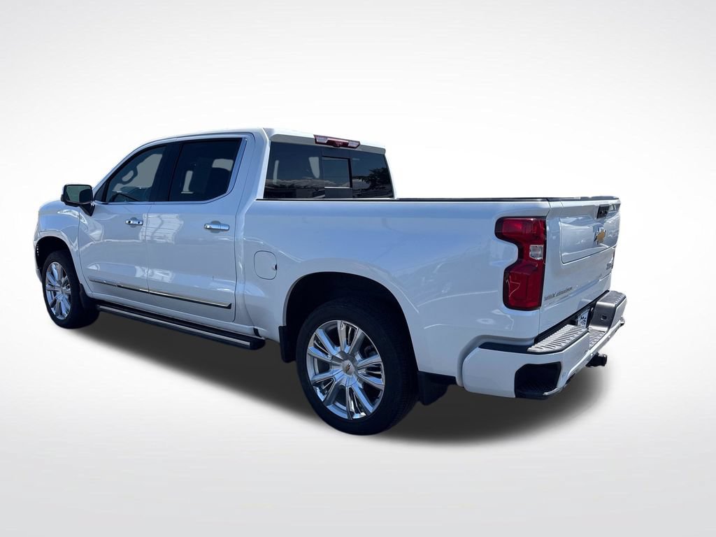 Used 2024 Chevrolet Silverado 1500 High Country w/ Technology Package AWD/4WD image 3
