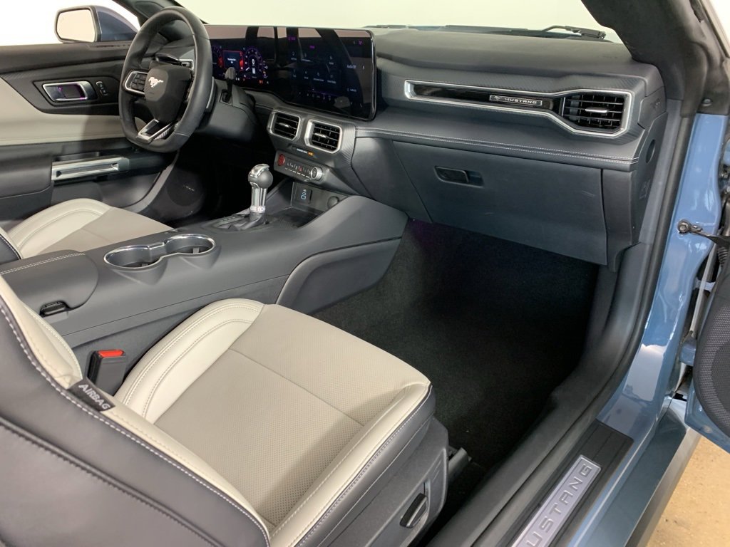 Used 2025 Ford Mustang GT Premium image 30