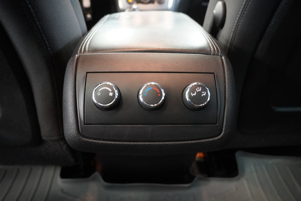 Used 2013 GMC Acadia SLE FWD image 31