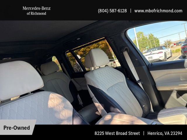 Used 2021 BMW X7 M50i w/ Dynamic Handling Package image 9