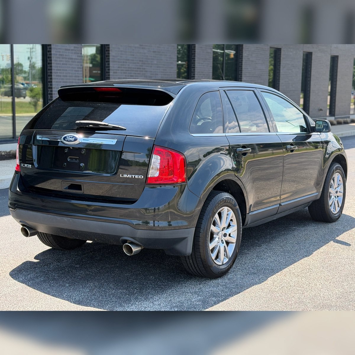 Used 2011 Ford Edge Limited w/ 301A Rapid Spec Order Code FWD image 2