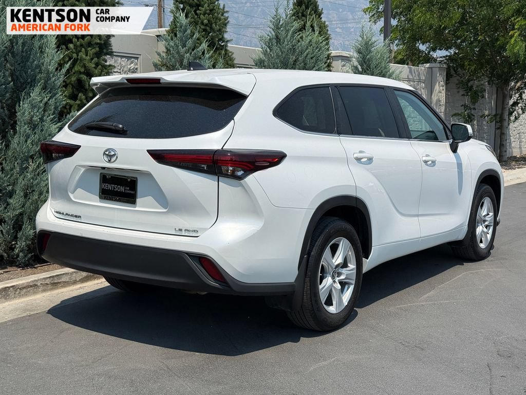 Used 2025 Toyota Highlander LE AWD/4WD image 9