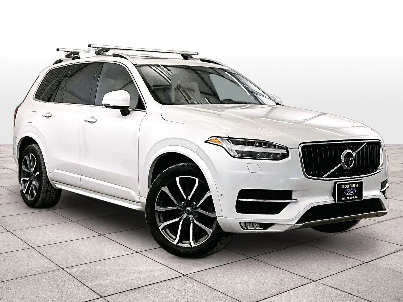 Used 2017 Volvo XC90 T6 Momentum w/ Vision Package AWD/4WD image 2