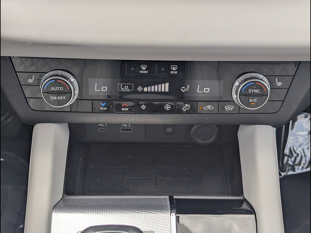 Used 2023 Mitsubishi Outlander SEL AWD/4WD image 33