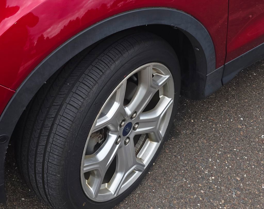 Used 2019 Ford Escape Titanium AWD/4WD image 3