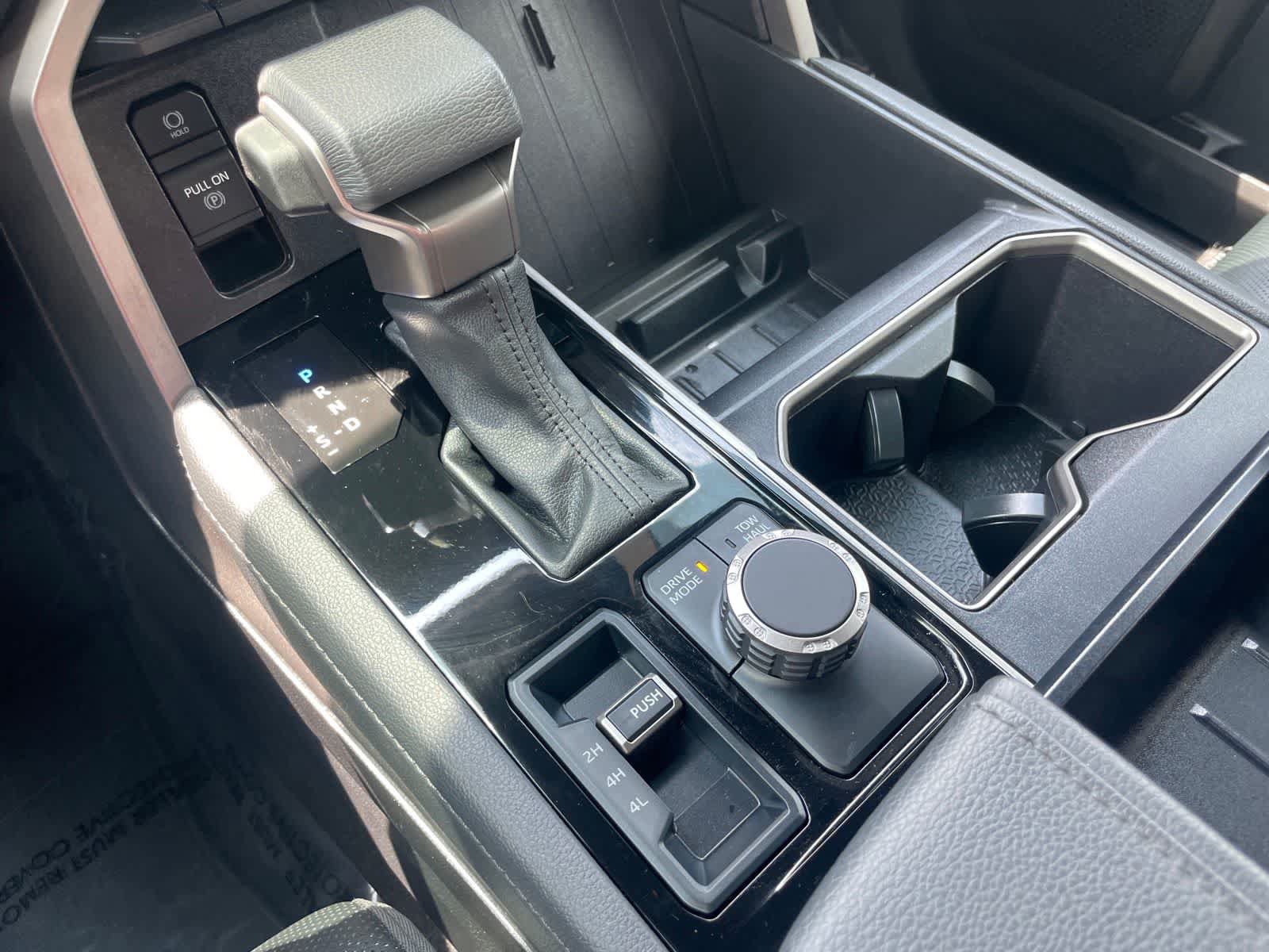 Used 2025 Toyota Tundra Limited AWD/4WD image 18