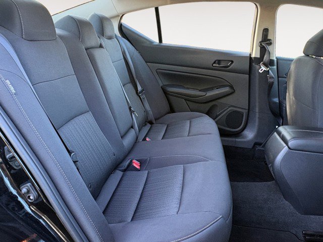 Used 2025 Nissan Altima 2.5 SV FWD image 6