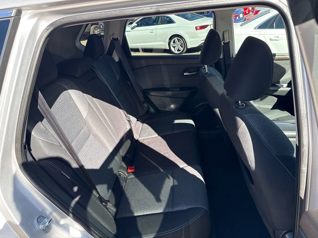 Used 2022 Nissan Rogue SV image 17