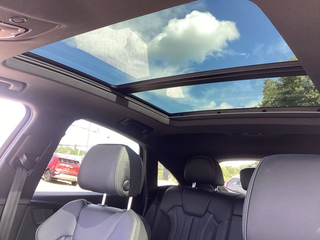 Used 2023 Audi Q5 2.0T Premium Plus w/ Premium Plus Package AWD/4WD image 16