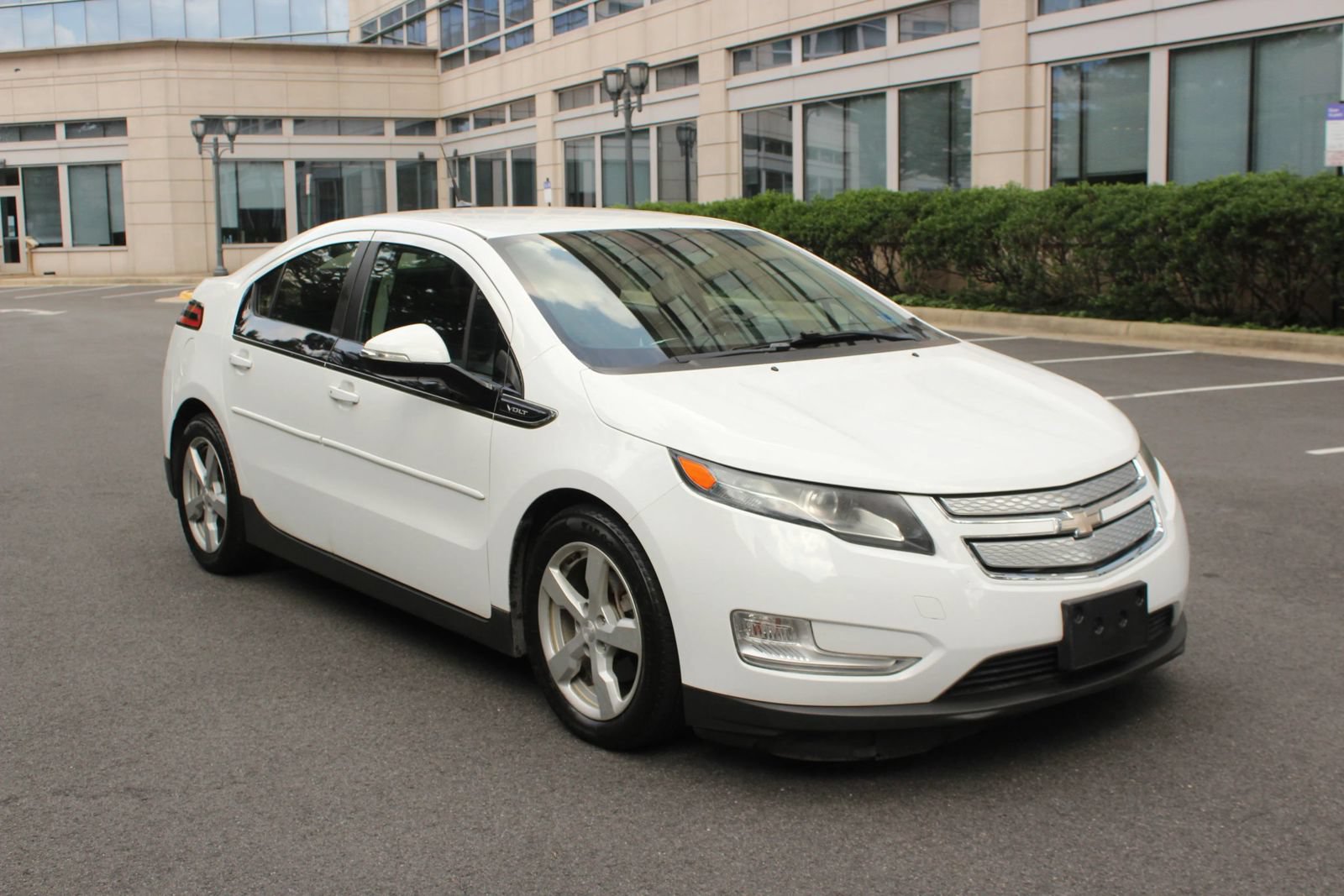 Used 2013 Chevrolet Volt w/ Enhanced Safety Package 1