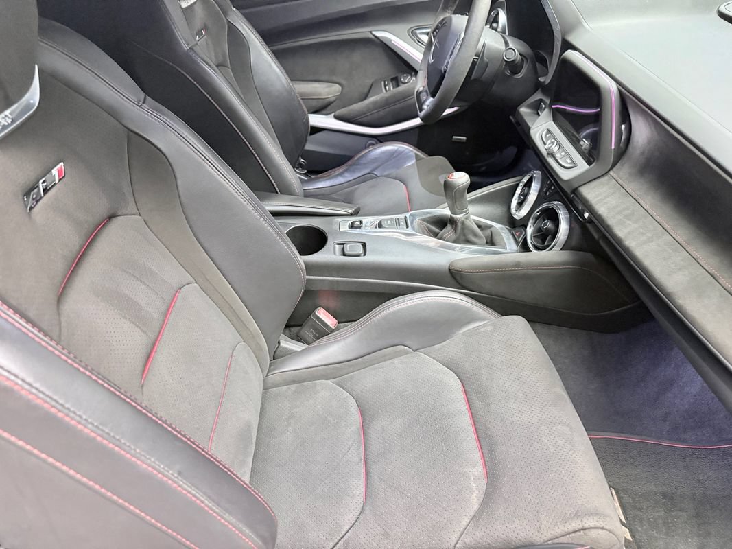 Used 2018 Chevrolet Camaro ZL1 RWD image 12