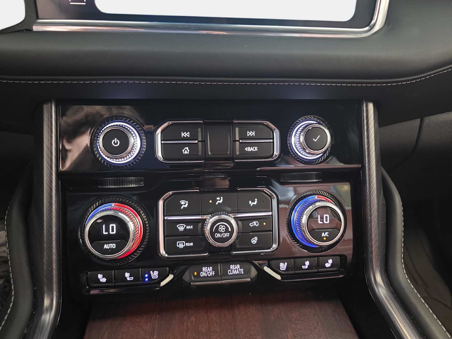 Used 2023 GMC Yukon Denali Ultimate AWD/4WD image 24