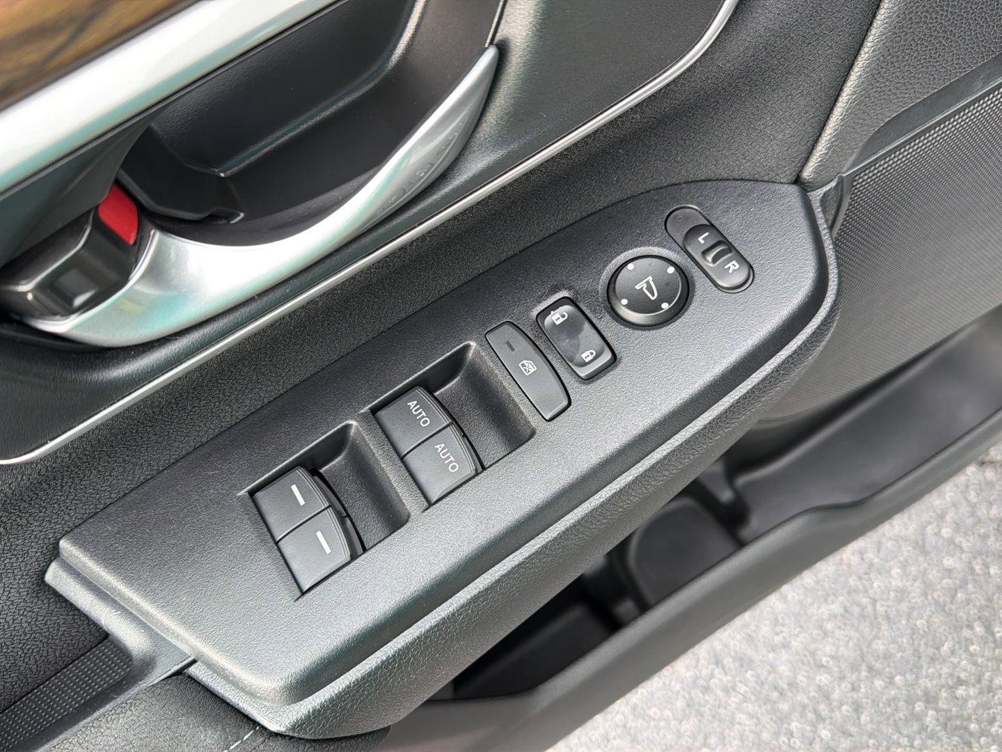 Used 2019 Honda CR-V EX image 32