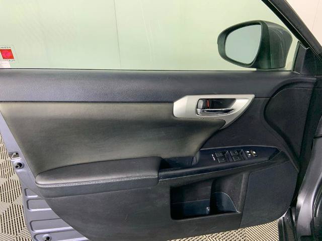 Used 2013 Lexus CT 200h w/ Premium Pkg w/Navigation FWD image 21