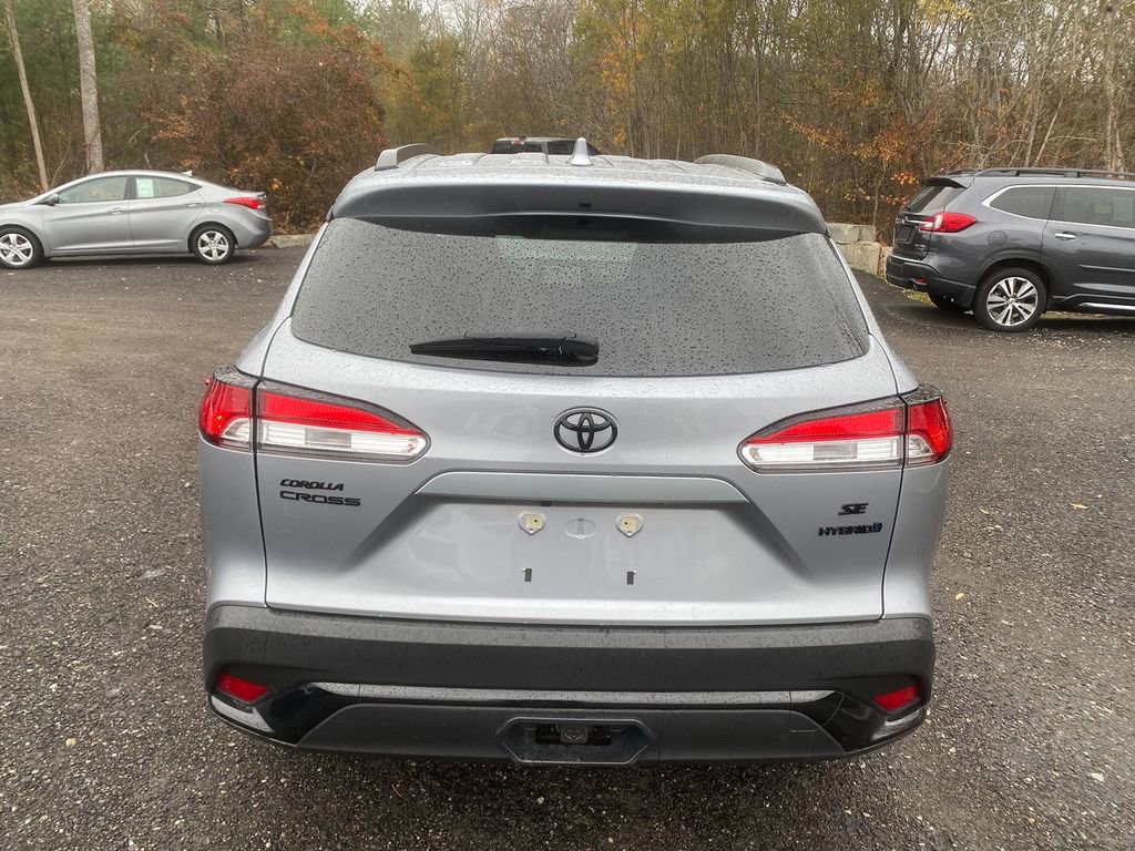 Used 2024 Toyota Corolla Cross SE image 6