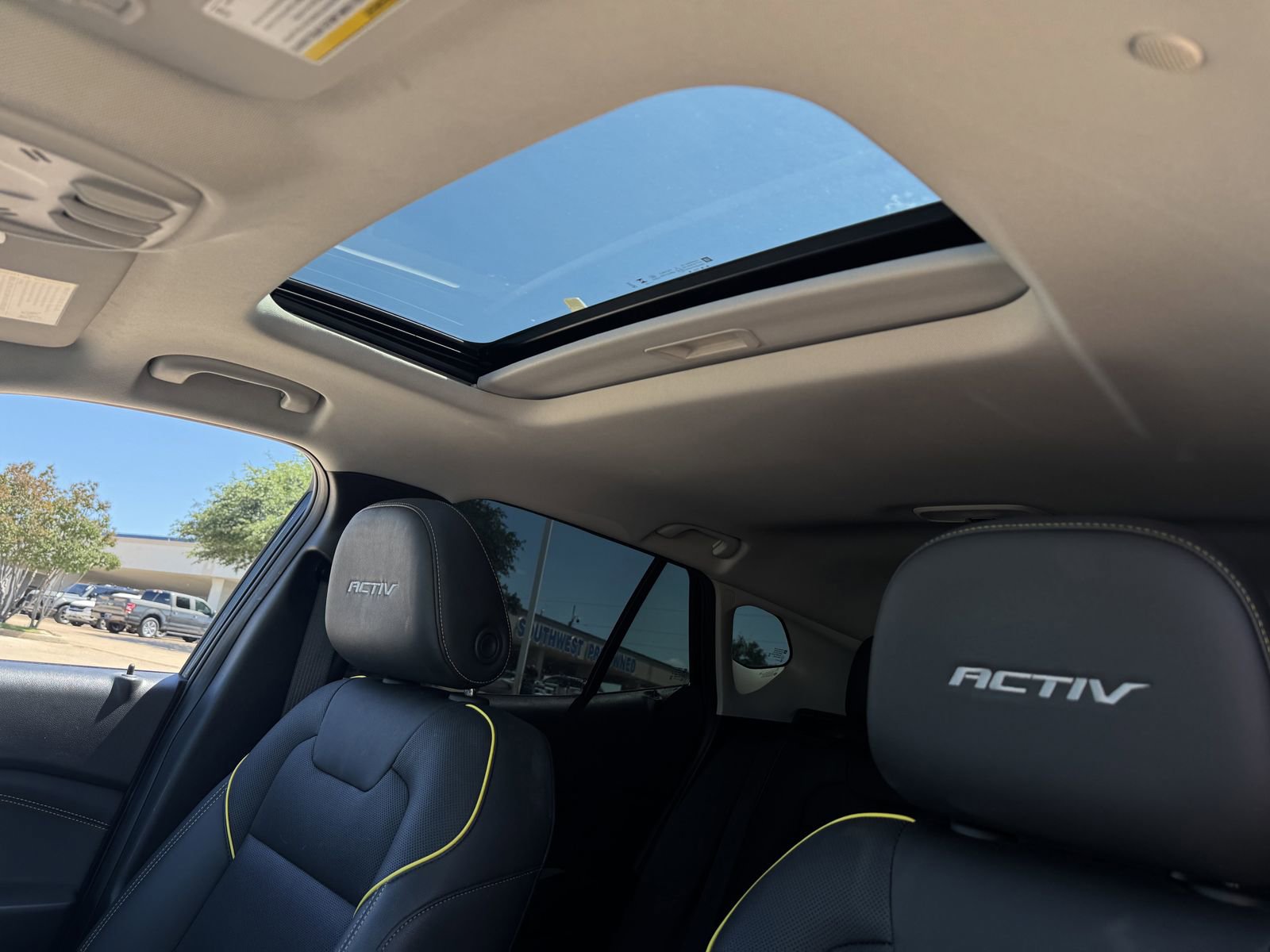 Used 2025 Chevrolet Trax ACTIV w/ Sunroof Package FWD image 24