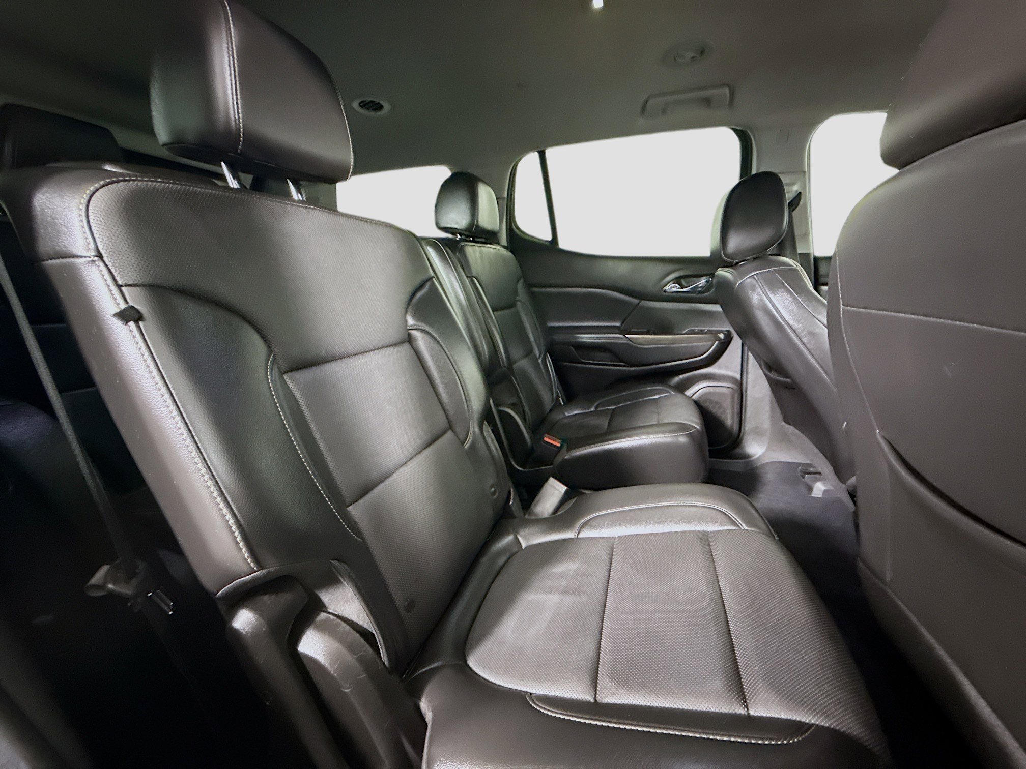 Used 2023 GMC Acadia SLT image 27