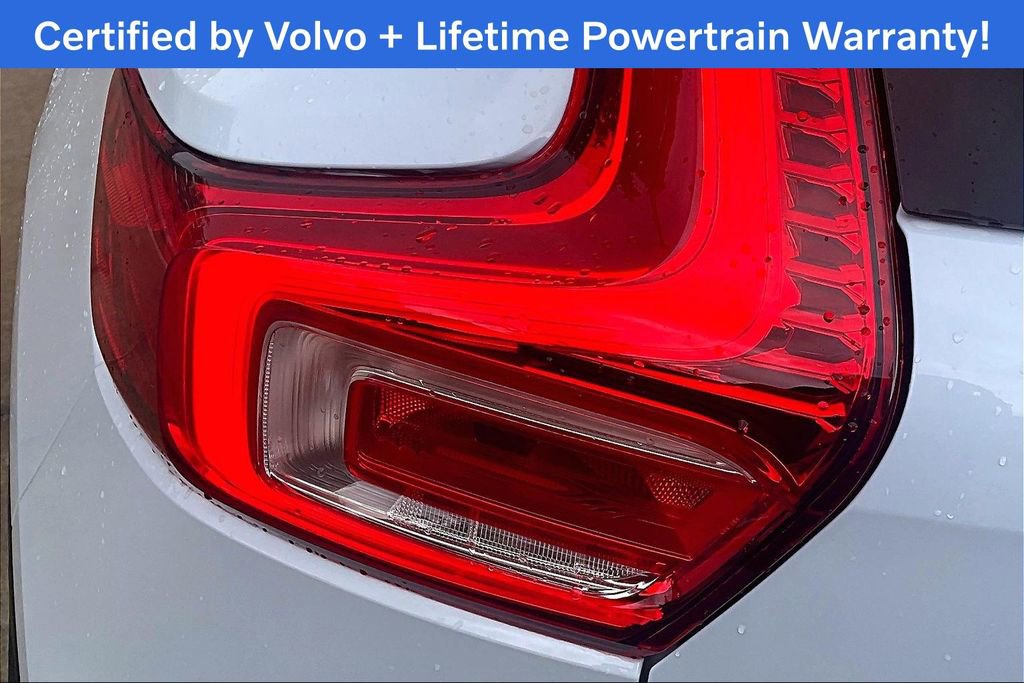 Certified 2026 Volvo XC40 B5 Plus image 40