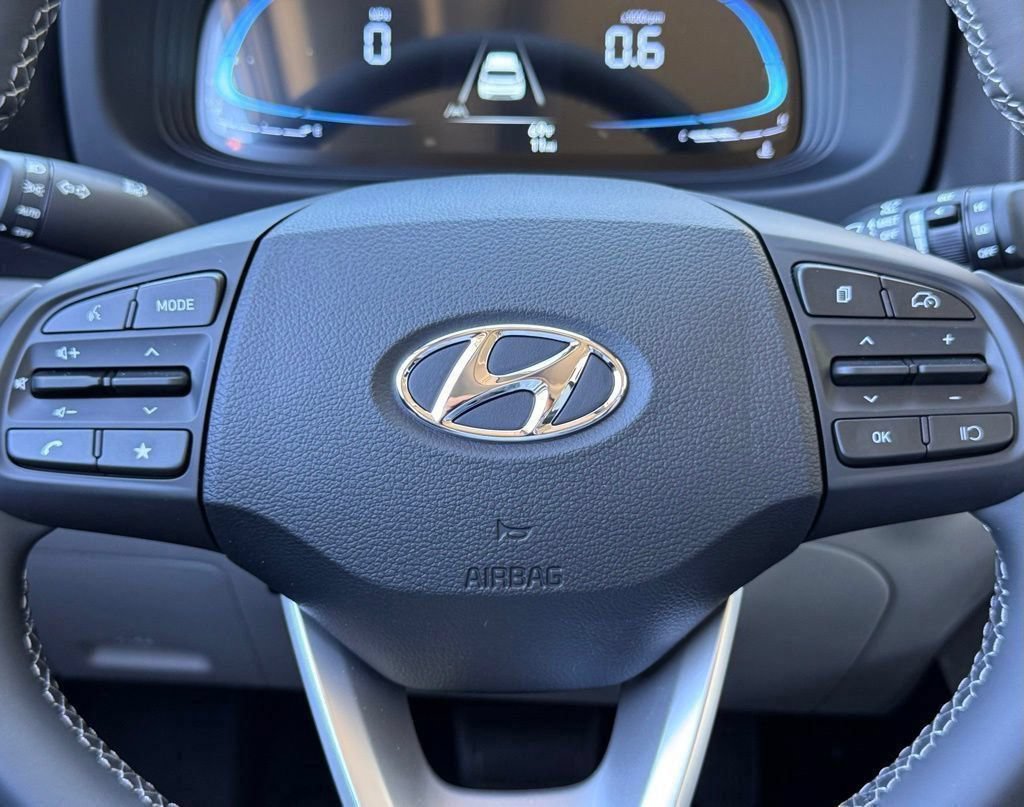 New 2026 Hyundai Venue SEL FWD image 7