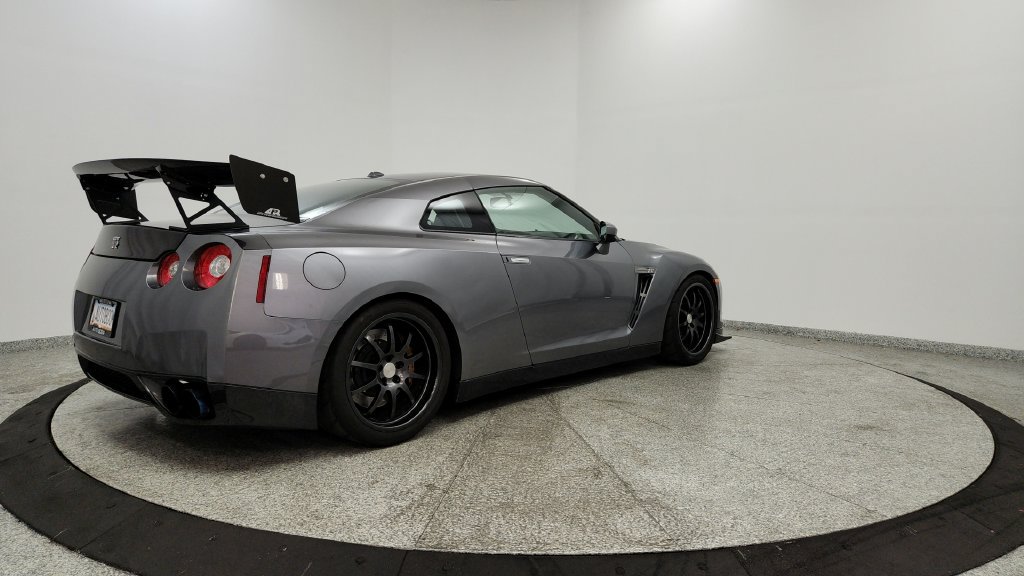 Used 2011 Nissan GT-R Premium AWD/4WD image 5