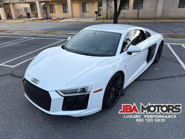 Used 2018 Audi R8 V10 w/ Carbon Exterior Package image 46