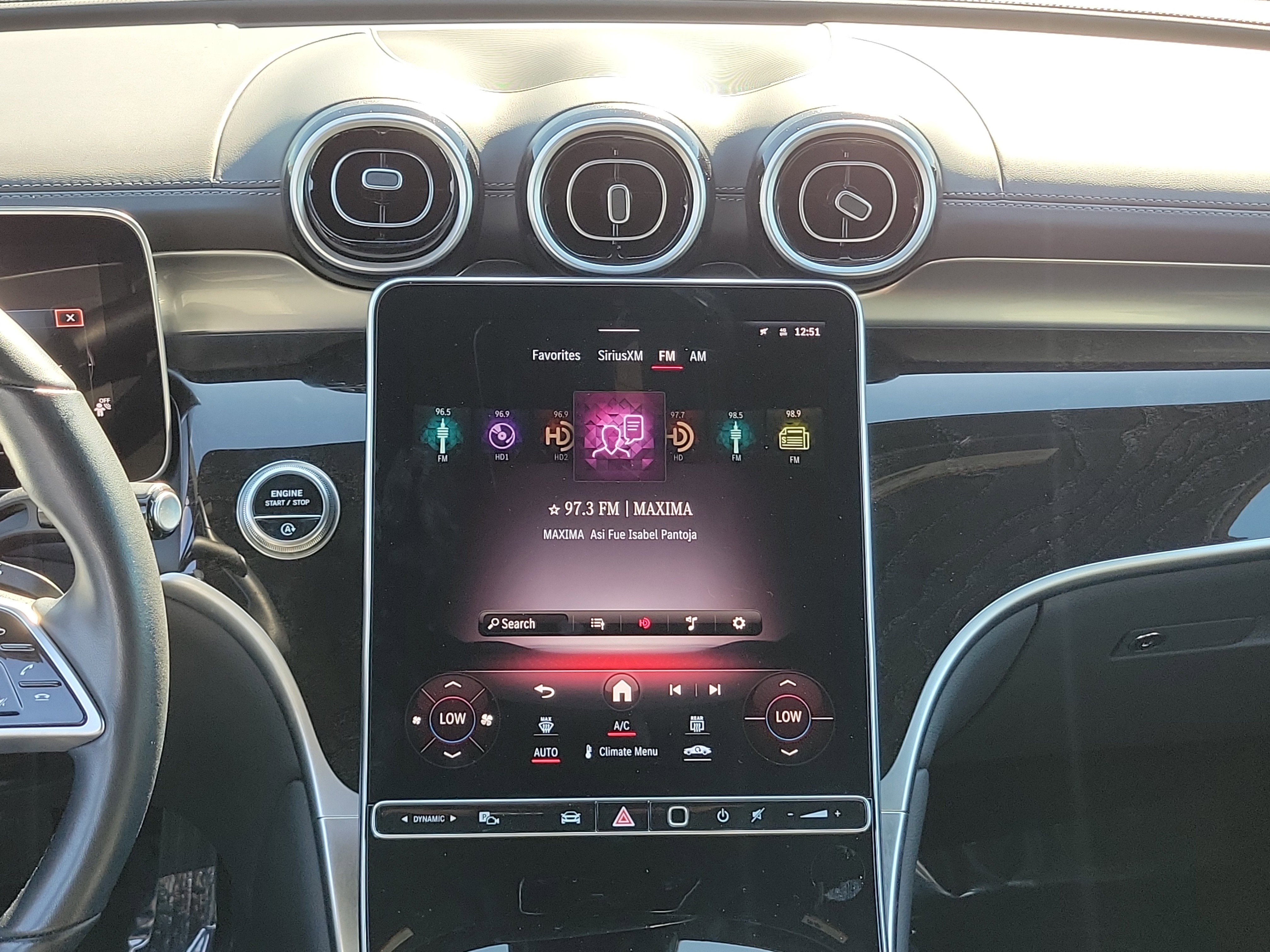 Used 2024 Mercedes-Benz GLC 300 w/ Winter Package image 21