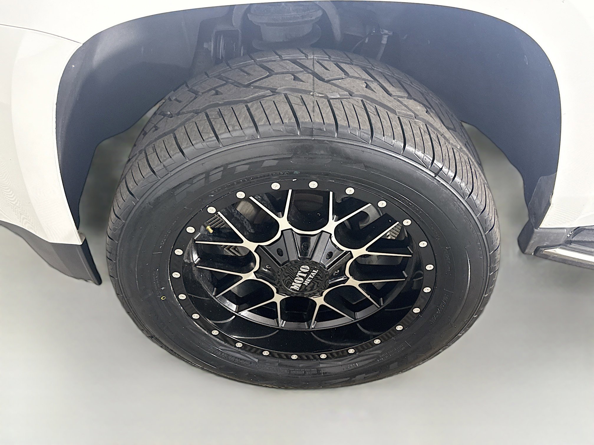 Used 2018 GMC Yukon SLT w/ HD Trailering Package image 37