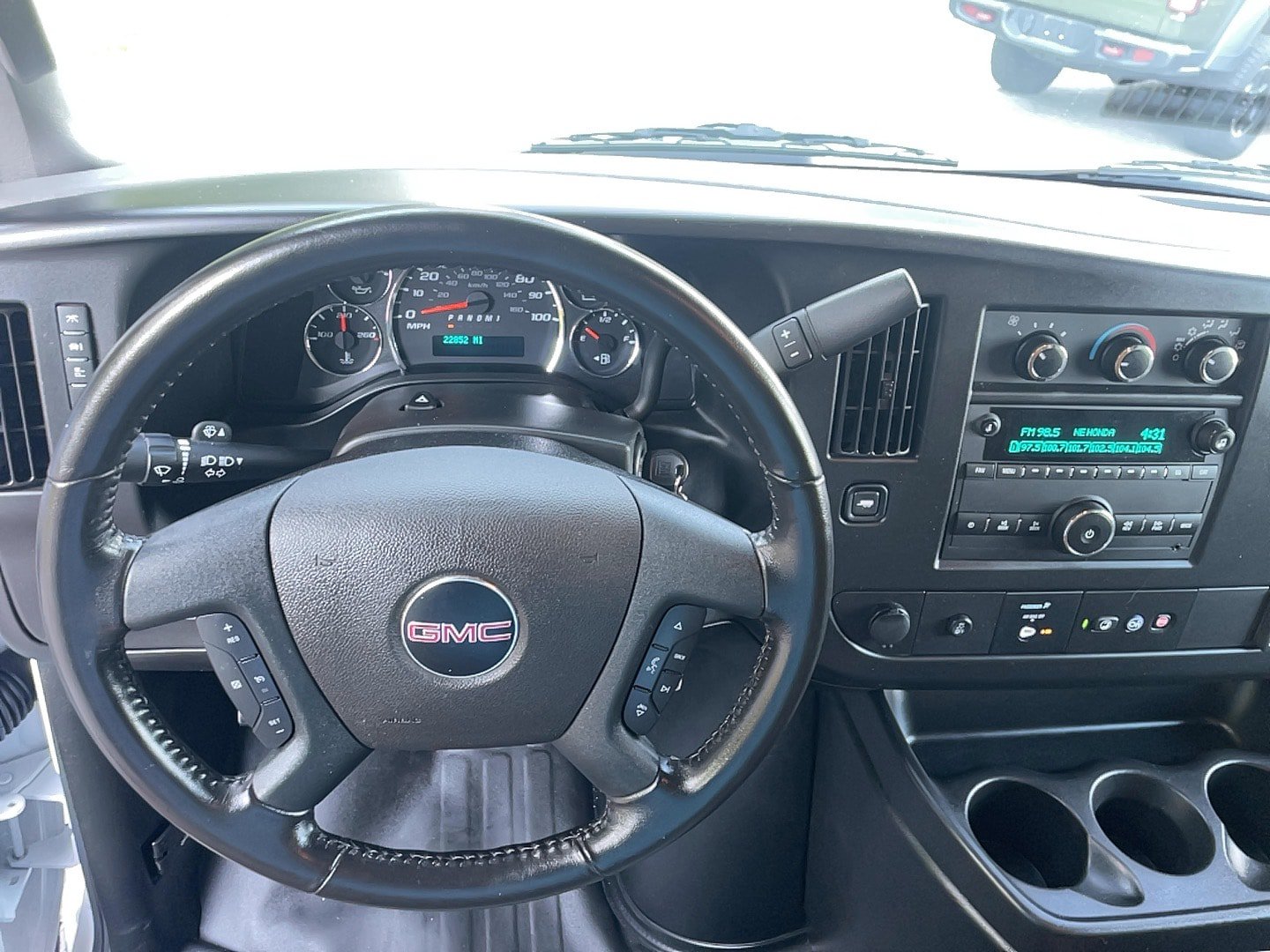 Used 2023 GMC Savana 4500 w/ Power Convenience Package RWD image 12