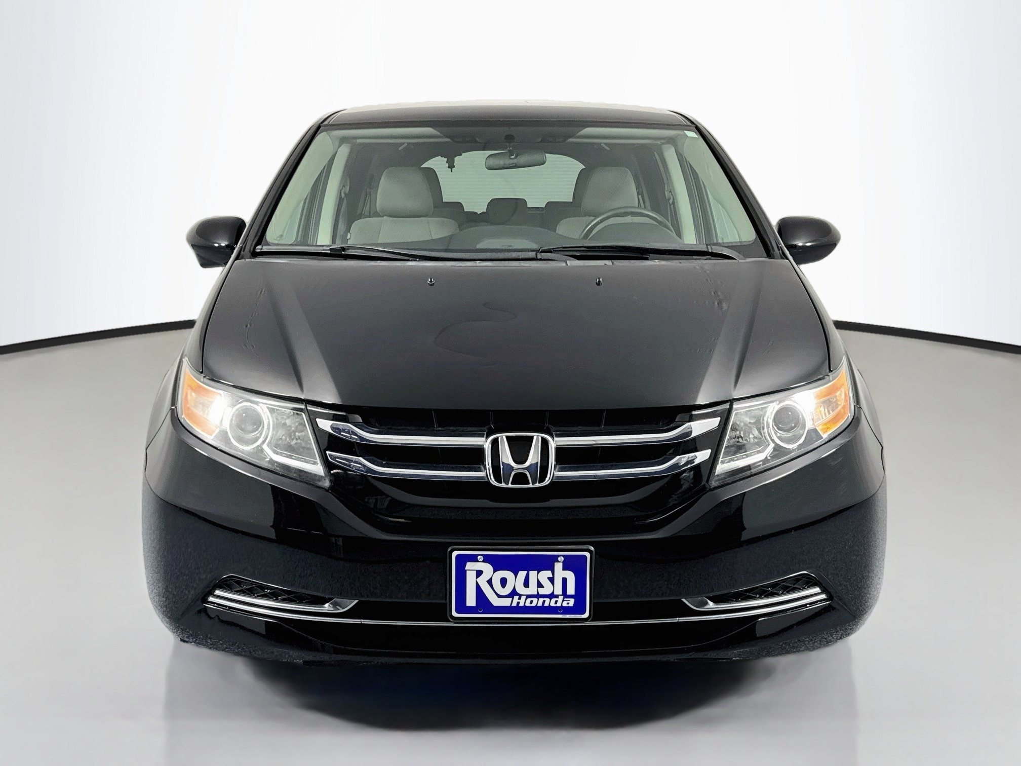 Used 2016 Honda Odyssey SE image 2