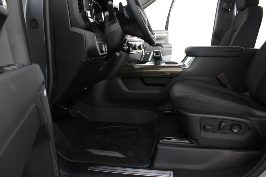 New 2026 Chevrolet Silverado 1500 RST w/ Redline Edition AWD/4WD image 16