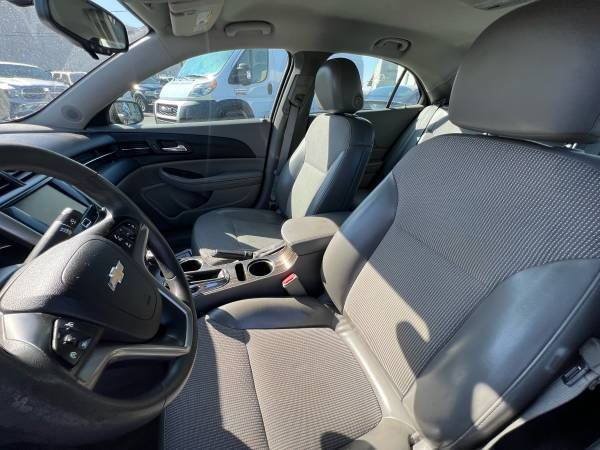 Used 2014 Chevrolet Malibu LT FWD image 11