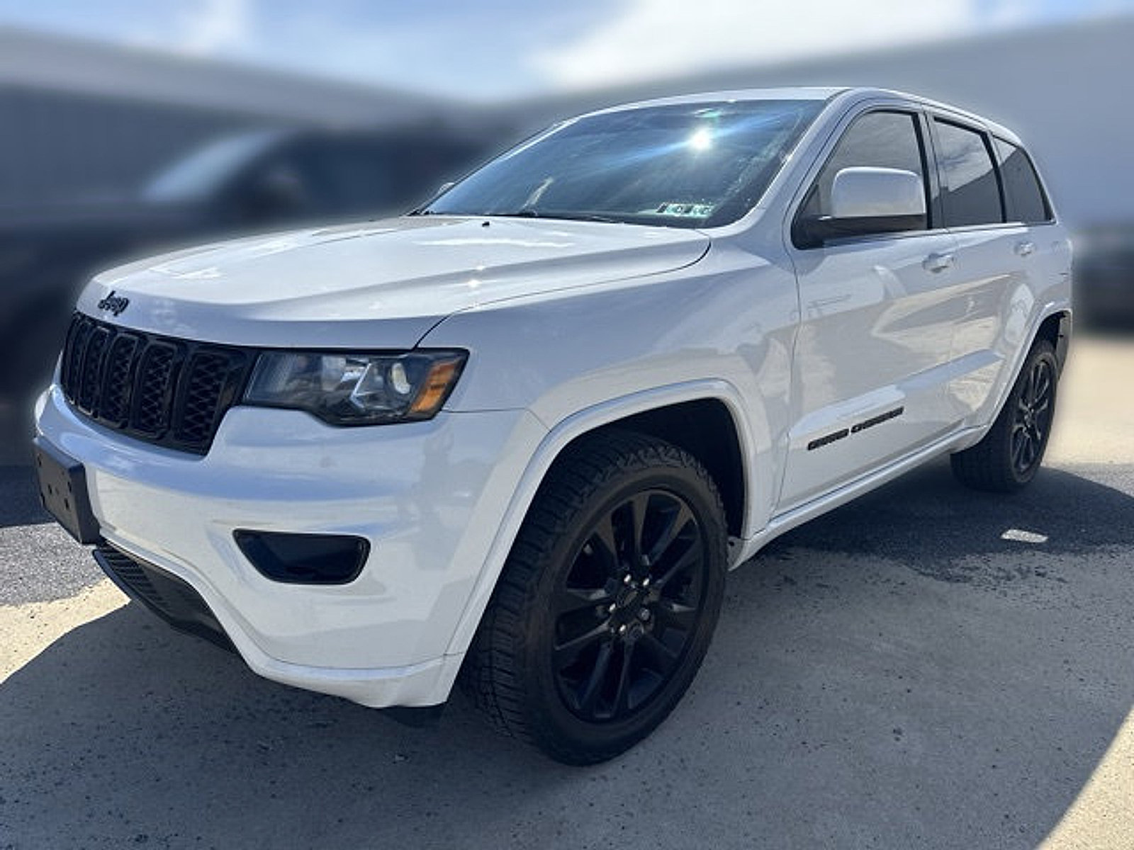 Used 2018 Jeep Grand Cherokee Altitude