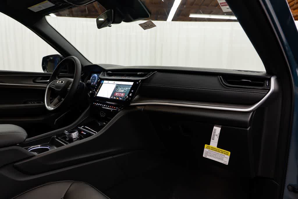 New 2026 Jeep Grand Cherokee Limited AWD/4WD image 32