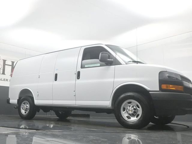 New 2026 Chevrolet Express 2500 image 2