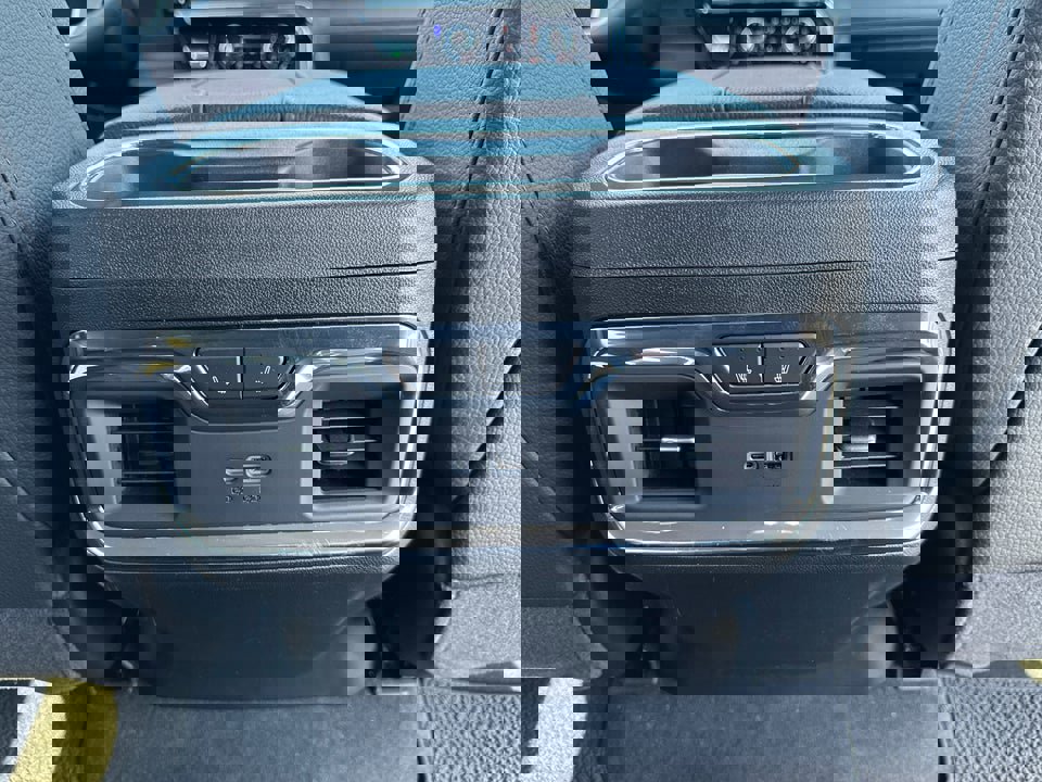 Used 2025 GMC Sierra 1500 Denali AWD/4WD image 17