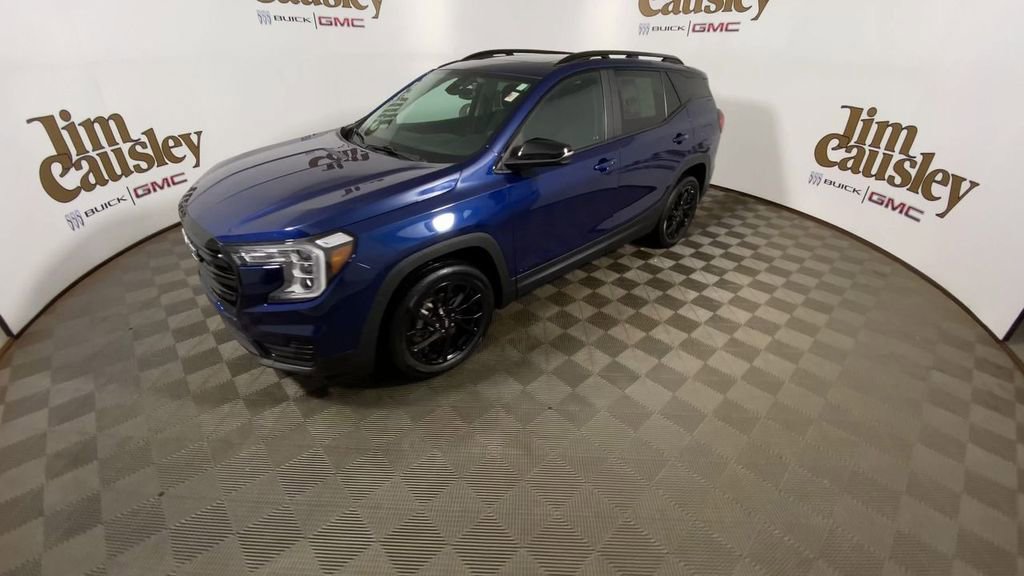Certified 2023 GMC Terrain SLE w/ Driver Convenience Package image 4