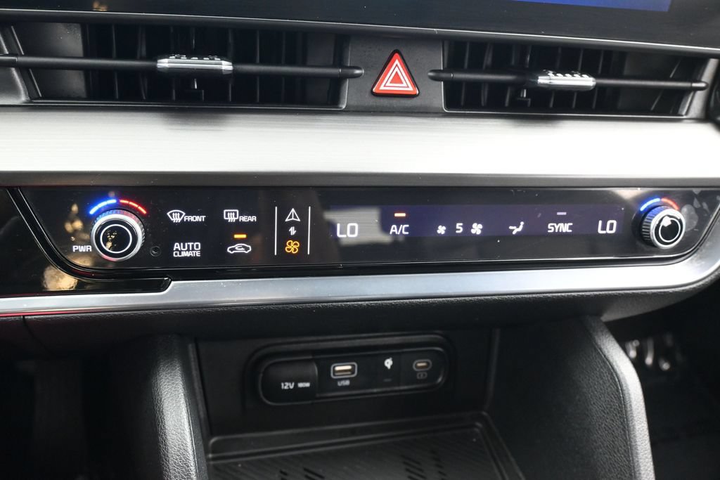 Used 2024 Kia Sportage EX FWD image 22