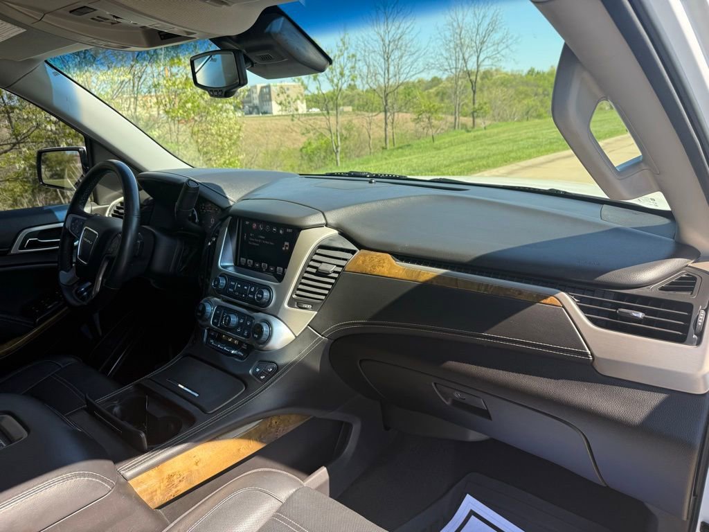 Used 2016 GMC Yukon Denali w/ Open Road Package image 27
