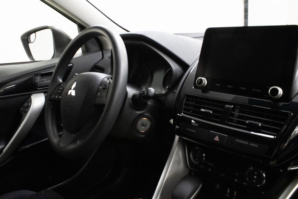 Used 2023 Mitsubishi Eclipse Cross LE image 5